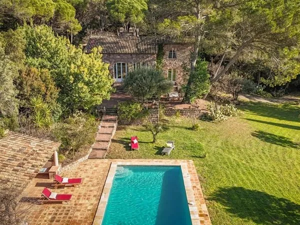 Maison 4 pièces 300 m²