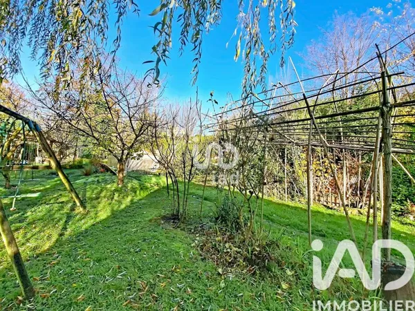 Terrain 604 m²