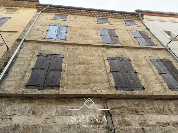 Béziers centre - Immeuble en R+3 de 458m2 avec 7 appartements & 2 garages