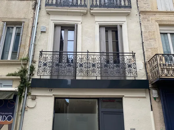 Immeuble comprenant 6 lots