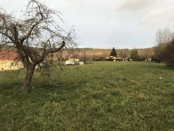 Terrain de 1 860 m2 en vente à LANZAC