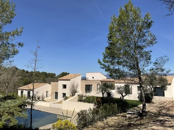 Maison de plain-pied 10 pièces 300 m²