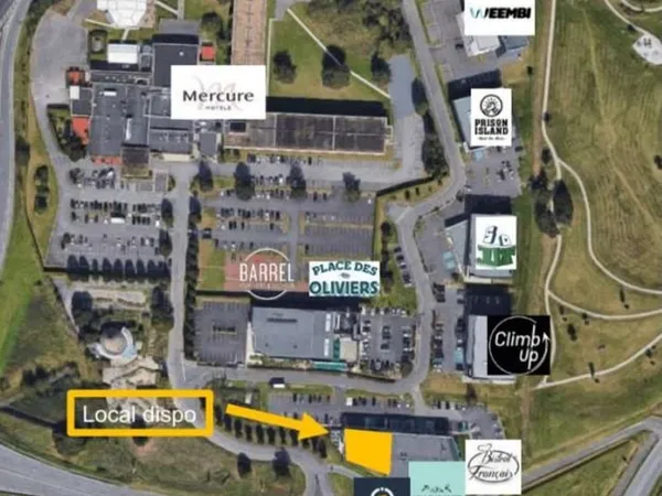 Cellule commerciale de 250m2 à Lesquin