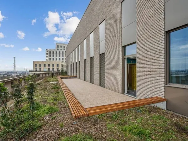 Bureaux 913 m²
