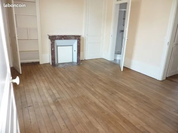 Beau T3 situé au rue Saint Paul LIMOGES