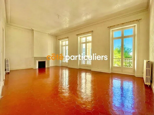 Maison 10 pièces 234 m²