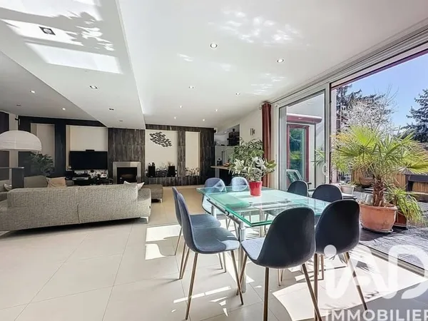Maison 5 pièces 161 m²