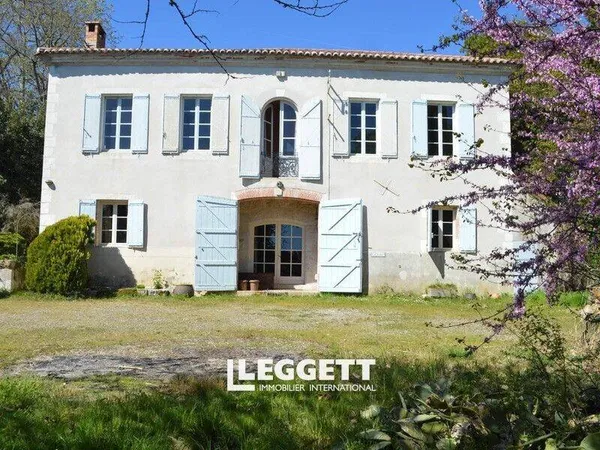 Maison 7 pièces 260 m²