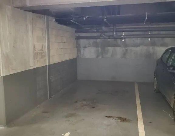 Garage/Parking