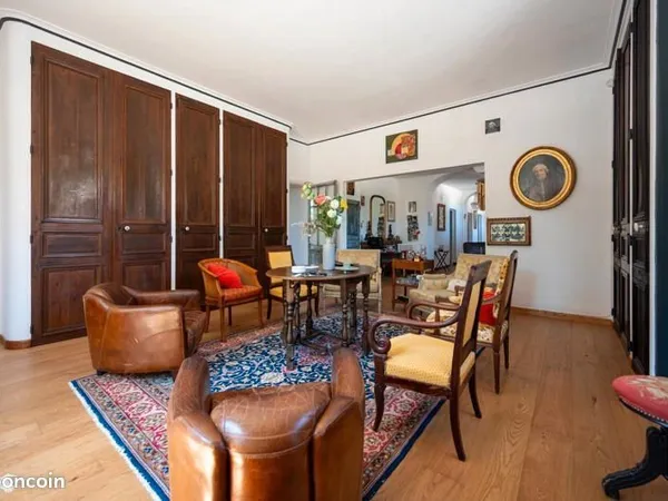Appartement 7 pièces 249 m²