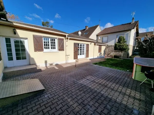 2 PAVILLONS SUR LE MEME TERRAIN - SECTEUR TRES RECHERCHE