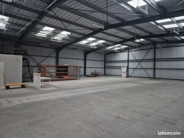 Local d'activité 500 m²