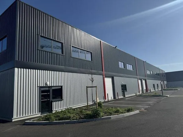 Local d'activité 2852 m²