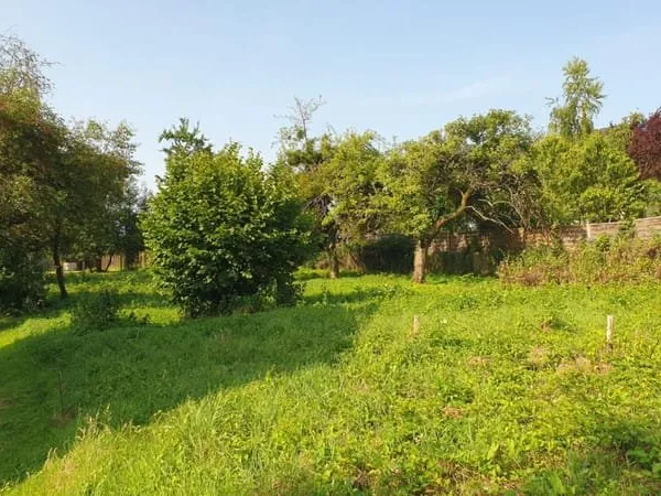 Terrain à bâtir de 2 114 m²