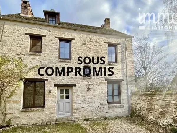 Charme et authenticité pour cette ancienne dépendance du château de Fleury