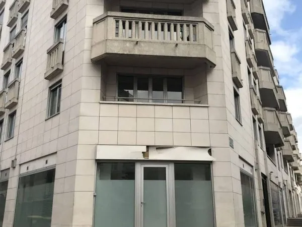 Local commercial 179 m²