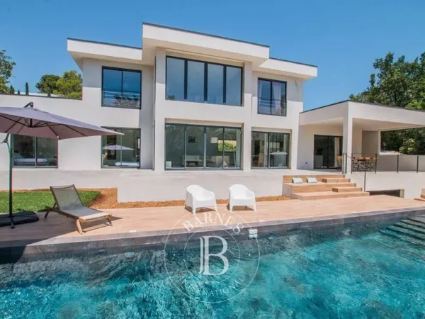 Villa 5 pièces 194 m²