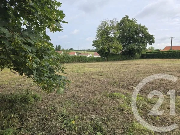 Terrain 2700 m²