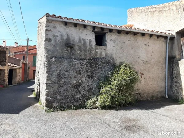 Grange en pierres, en 2 faces