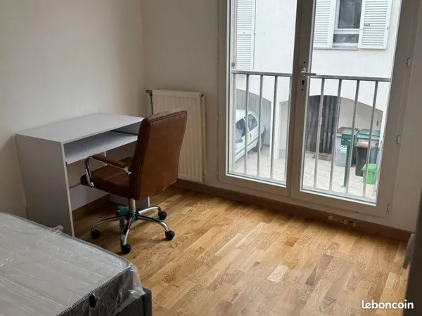 Chambre Privée de Standing & Jardin - 5 min Gare/RER - À 15 min de Paris Gare du Nord