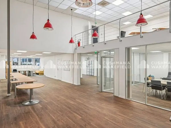 Bureaux 365 m²