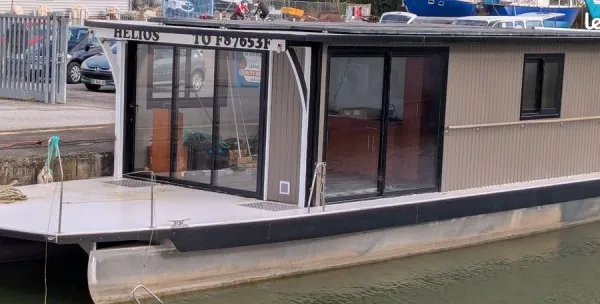 Votre maison sur l'eau House Boat récent solaire