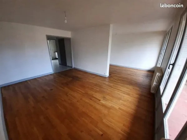 Appartement T4 non meublé quartier Chateauvert 1100 CC