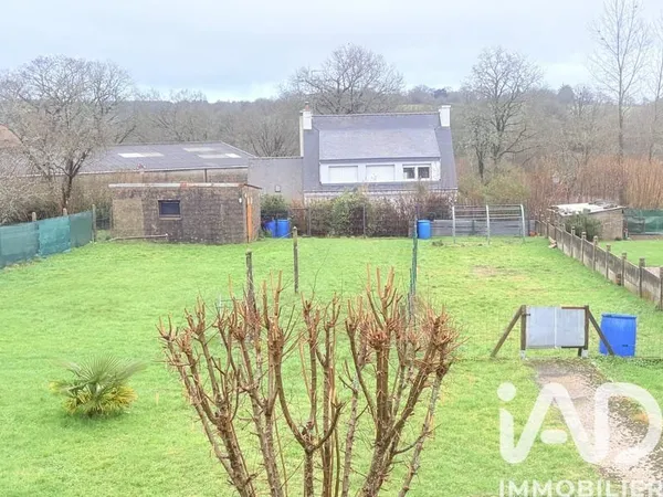 Terrain 594 m²