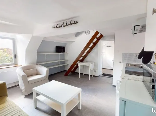 Studio 1 pièce 14 m²