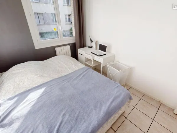 Chambre 5 pièces 67 m²