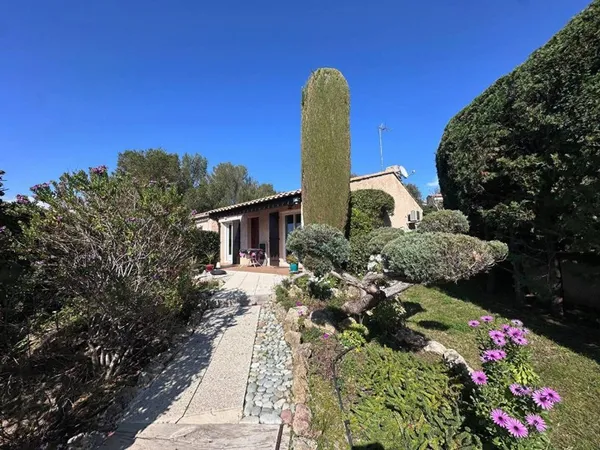 Maison de plain-pied 5 pièces 110 m²