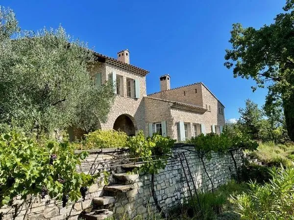 Villa 6 pièces 211 m²