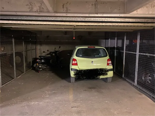 Loue parking 10m²