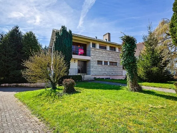 MAISON SAINT-AVOLD 8 pièces 215 m²