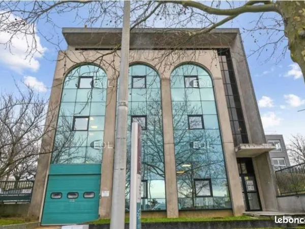 Local bureaux 1 237 m²