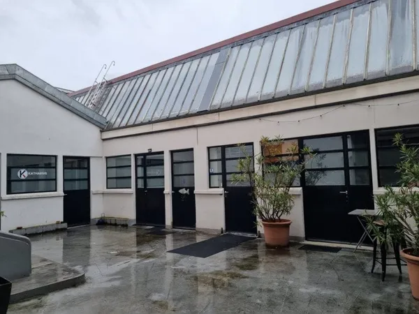 Local industriel 10 pièces 400 m²