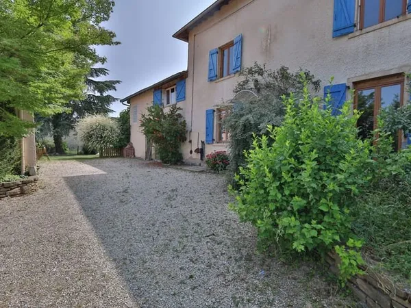Maison type 7- 204 m2 habitable - terrain surface 1267 m2