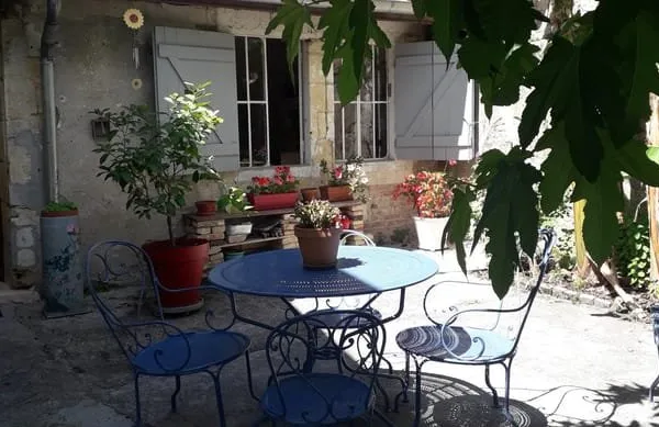 Maison ancienne avec jardin