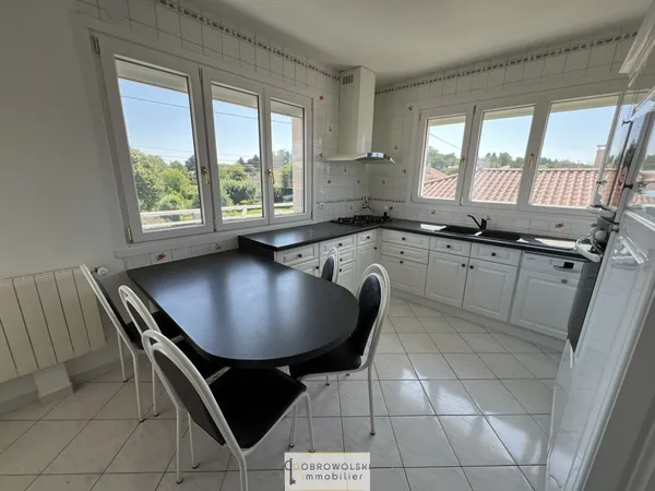 Chuzelles : immense maison à acheter