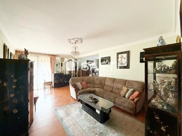 TOULOUSE - Appartement de 99m² avec cave, places de parking et garage boxé