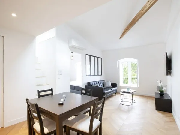 Appartement Location Paris 2p 41m² 2485€