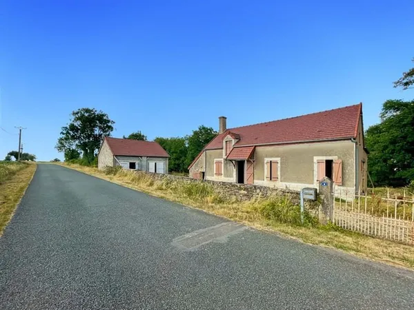 Chateaumeillant Longère idéale pour vos projets