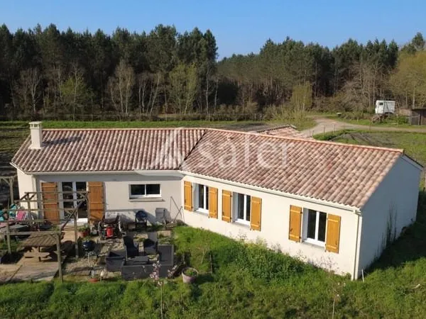 Projet Equin: maison récente + infrastructures sur 2 hectares