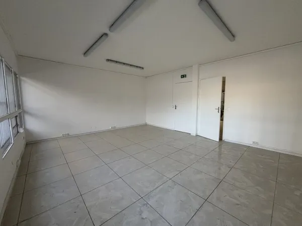 Local commercial 85 m²