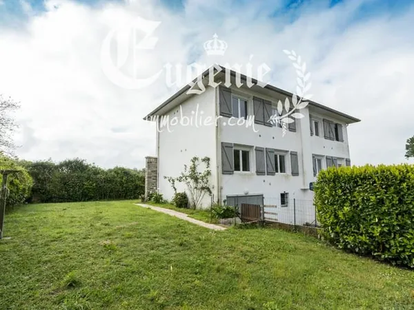 Maison Mitoyenne 85M²T5 avec Jardin 300M² et Garage