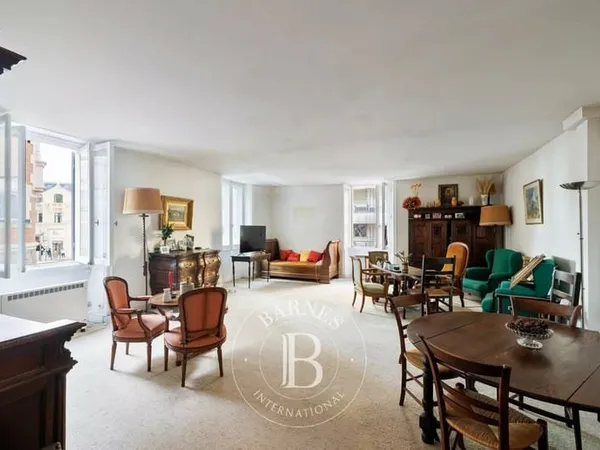 BIARRITZ COEUR DE VILLE, GRAND APPARTEMENT AVEC GARAGE