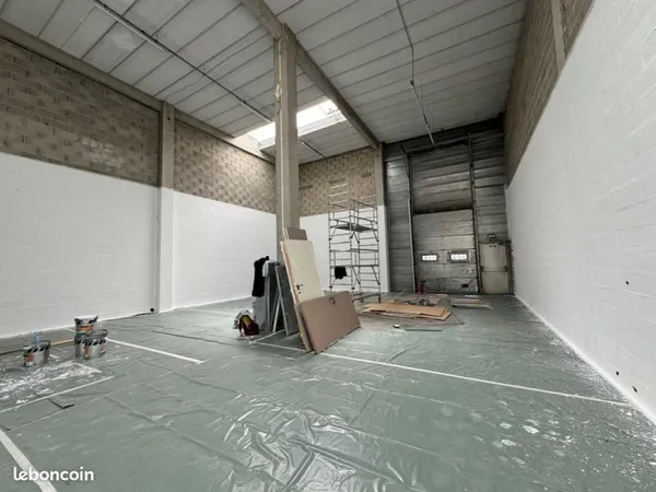 Local d'activité 753 m²