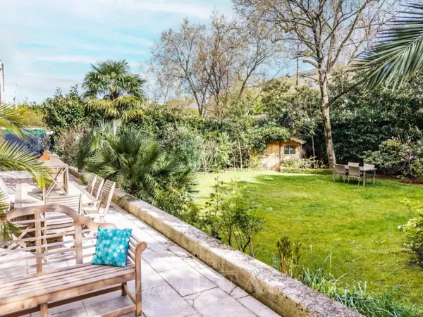 Neuilly - Château - Rez de jardin de réception - Cinq chambres