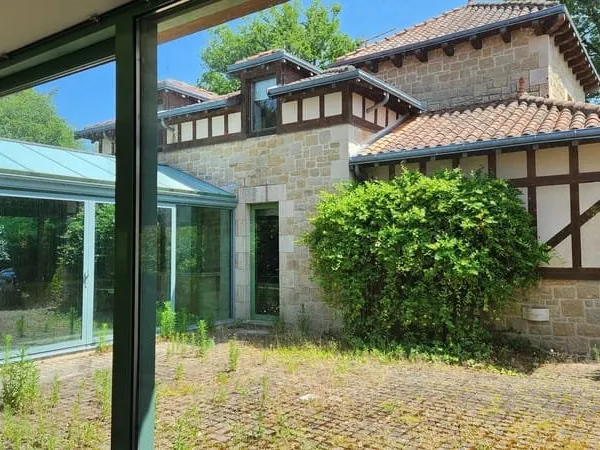 Maison 5 pièces 445 m²