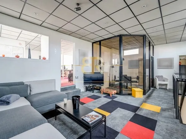 LOCAL COMMERCIAL / RER A / BORDS DE MARNE